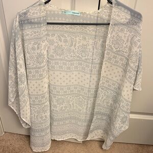 Maurices Blue and White Patterned Kimono Blouse